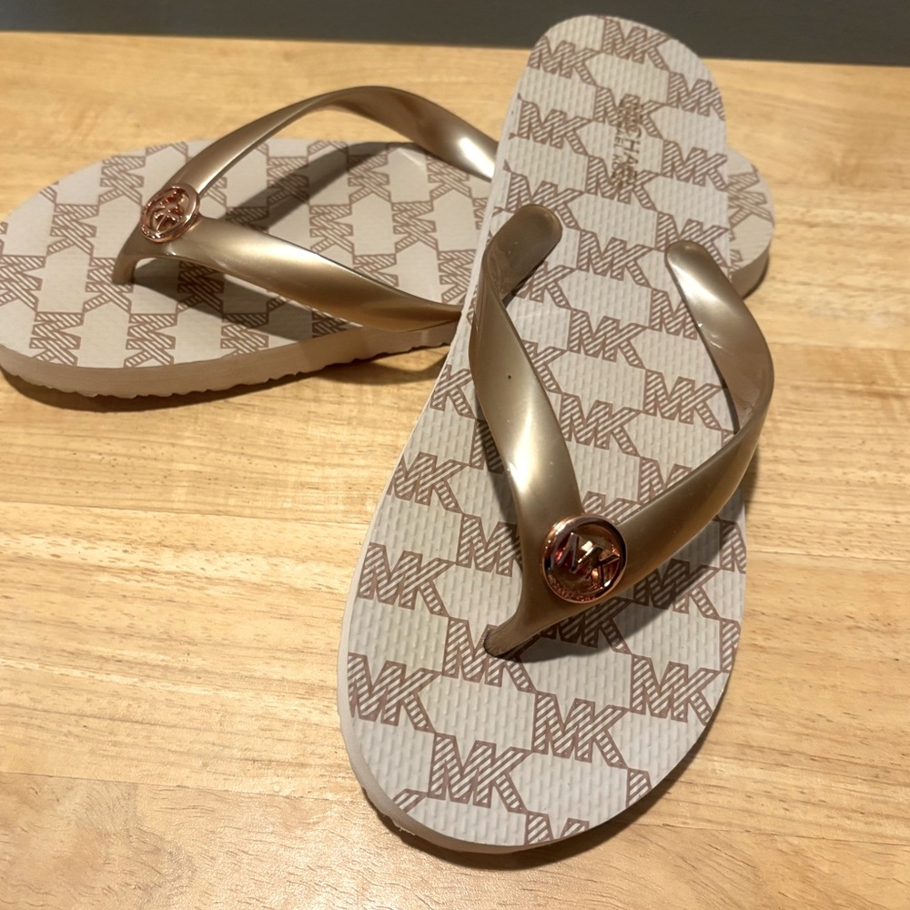 Michael Kors Tan Flip Flops